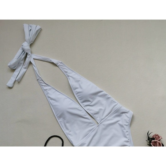 Plus Size Sexy One-Piece Bikini Swimsuit - Picture 4 of 12